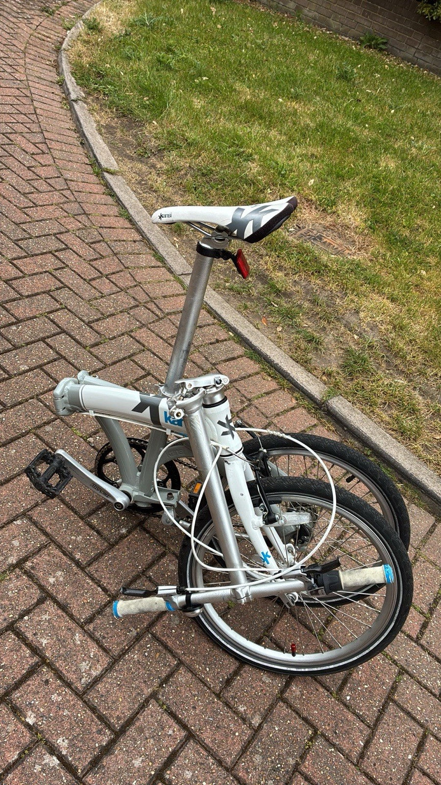 Kansi 9Twenty Folding Bike 20" 3-Speed White/Grey — Excellent Condition