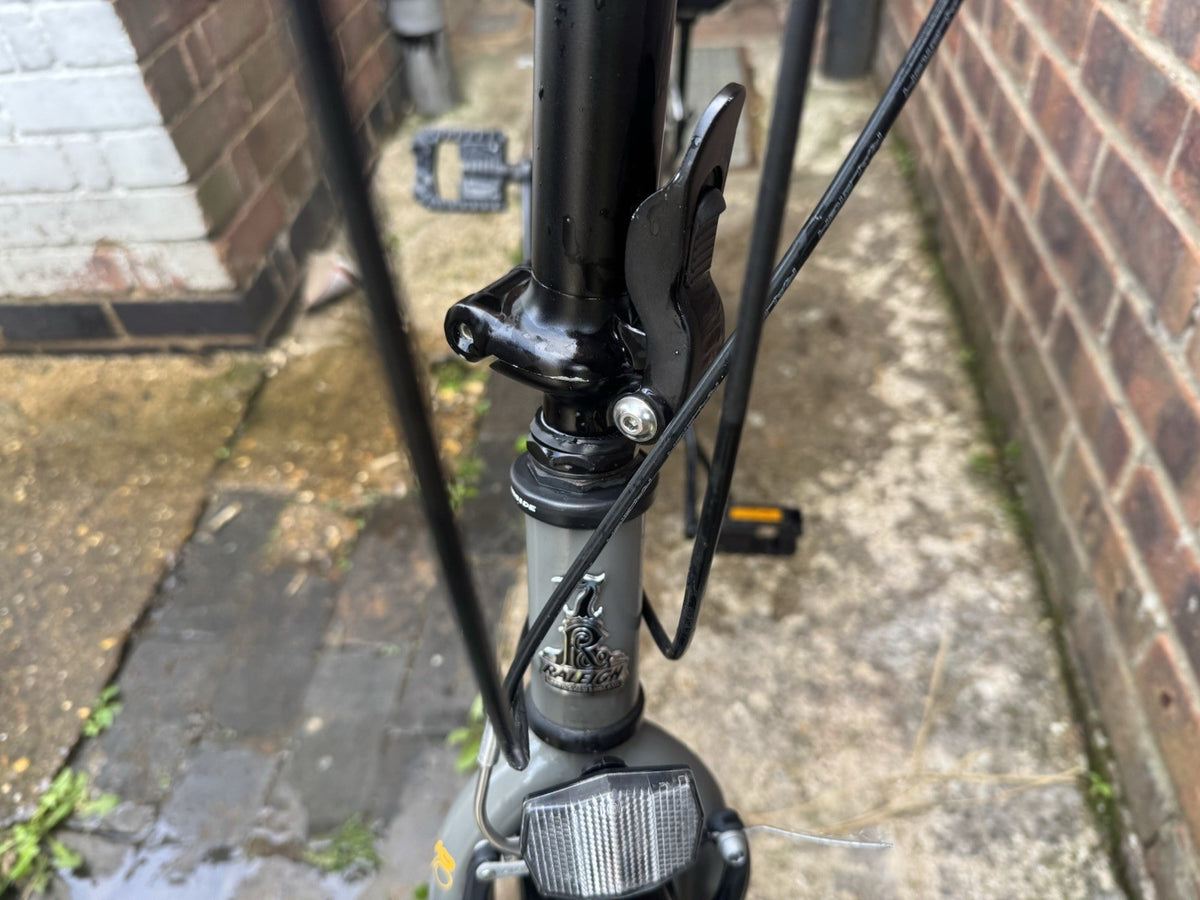 Raleigh Evo Two 20in Folding Bike 6 Speed V-Brake Rack Mudguards Grey Black