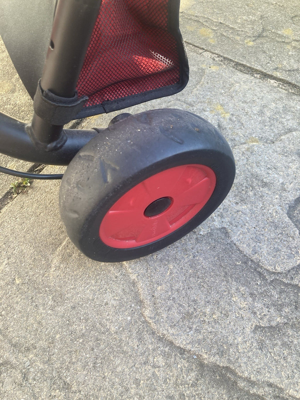 SmarTrike STR3 Folding Stroller Trike Red & Black. Used.