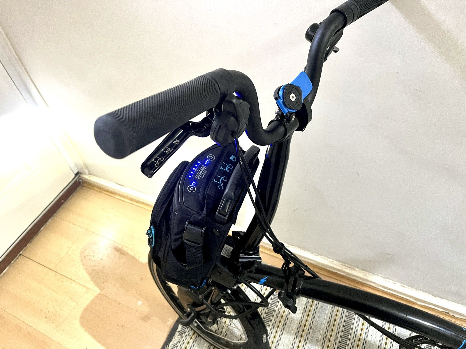 Brompton C Line elctrc Urban M2 L  Black, in excellent condition