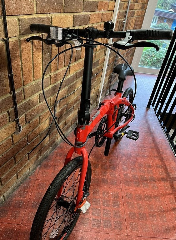 Carrera 20" Red Folding Bike – Very lightly used, see pics for full detail