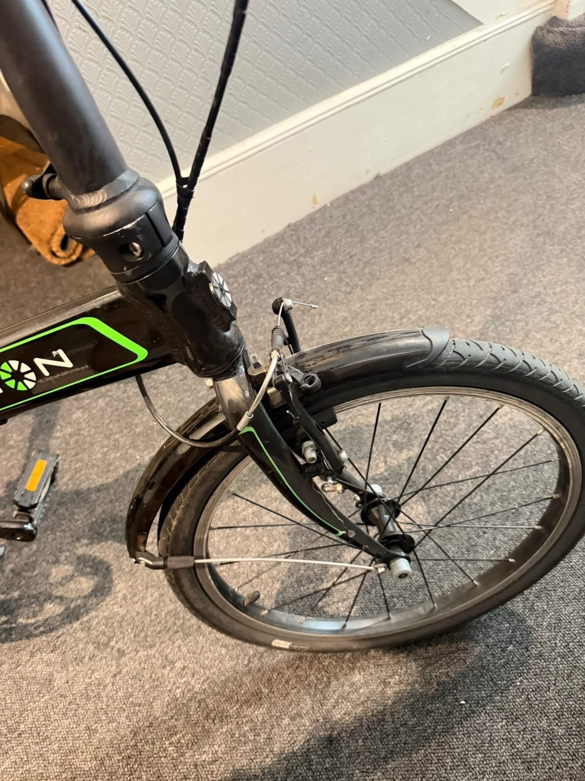 Dahon Vitesse D8 Folding Bike – 20” Wheels – 8 Speed Shimano