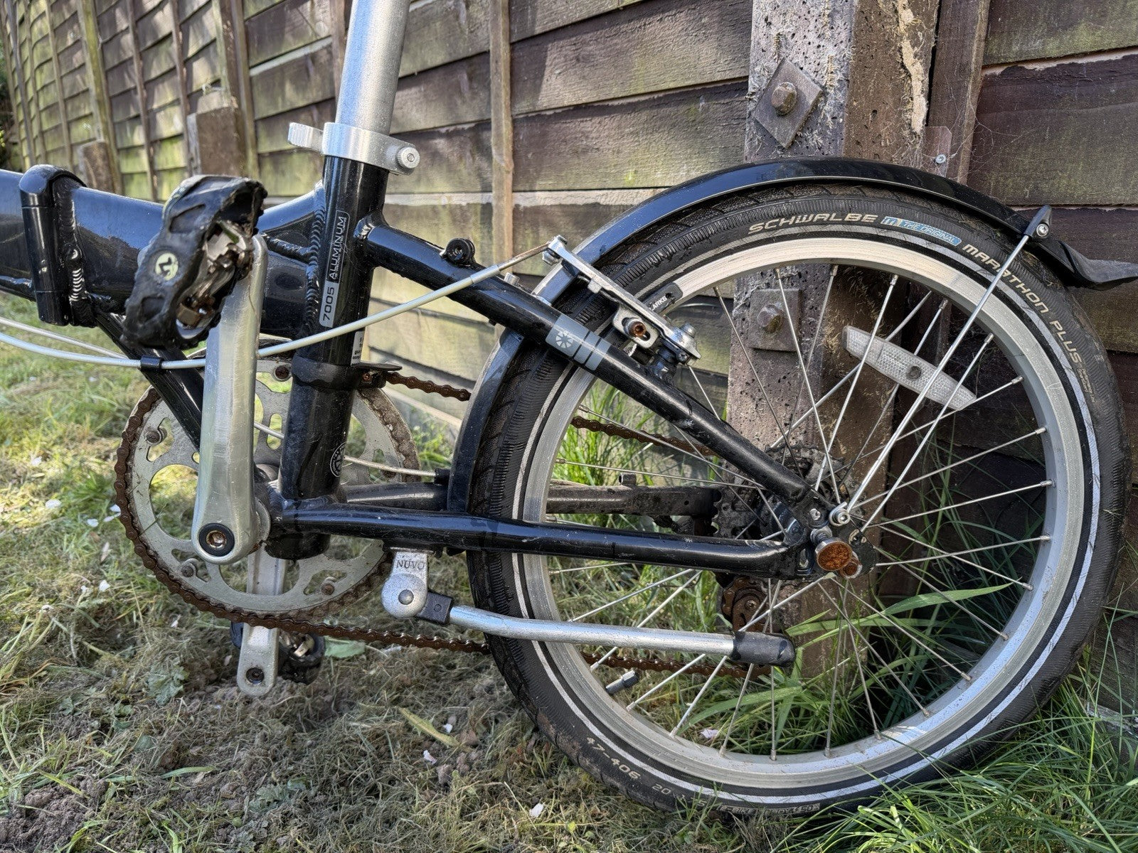 Dahon Vitesse 7005 Folding Bike 7-Speed, 20-inch, Black