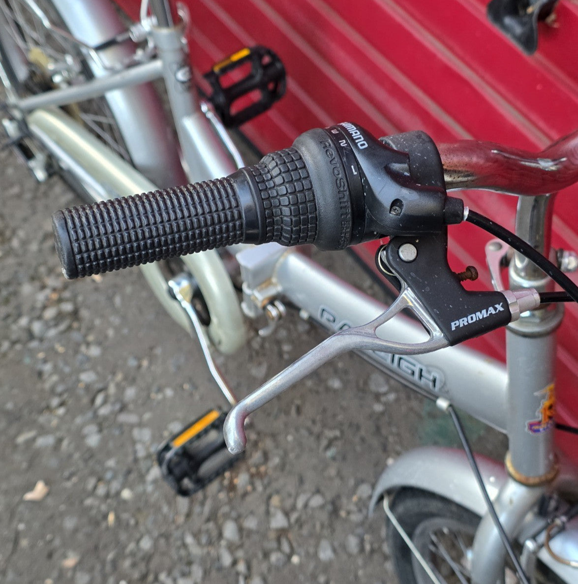 RALEIGH ECLIPSE FOLD UP BIKE (33cm FRAME SIZE w/ 20" WHEELS)