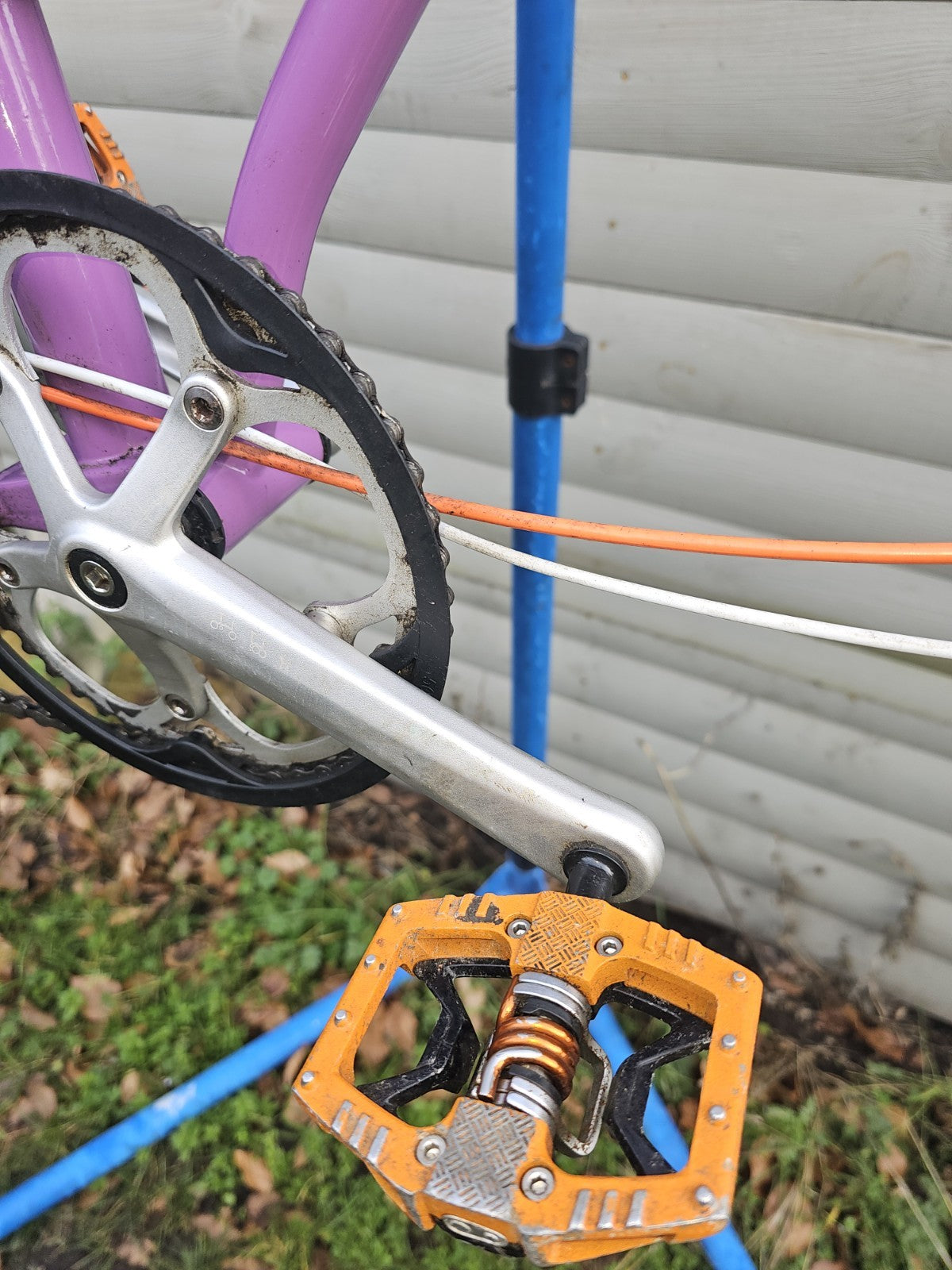Bespoke Brompton S3L - titanium seatpost, Brooks saddle, unique colours and more