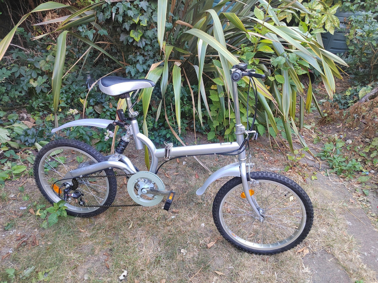 Folding Bike Ideal for Train and Bus Commute Foldup Bicycle Men's Women's Unisex