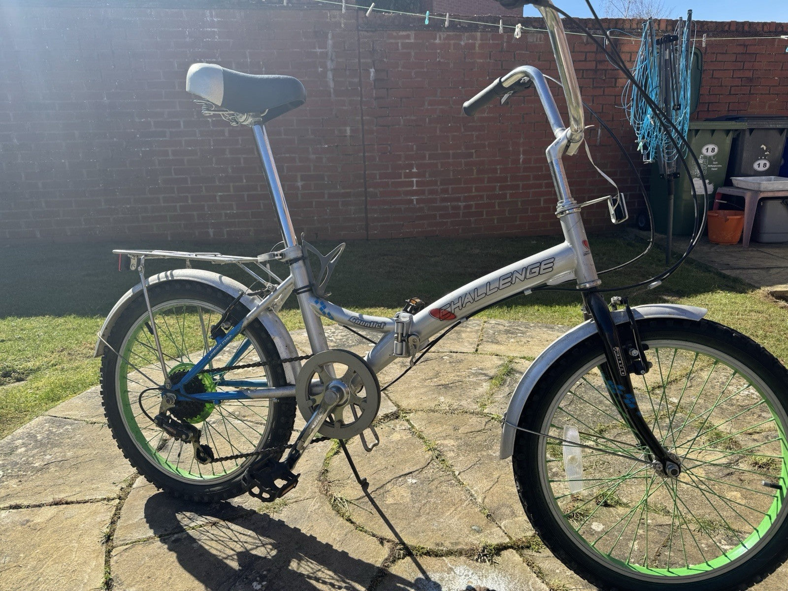 Women’s Folding Bike for Easy Storage, 6 Gears 20”Wheels Good Condition £120.
