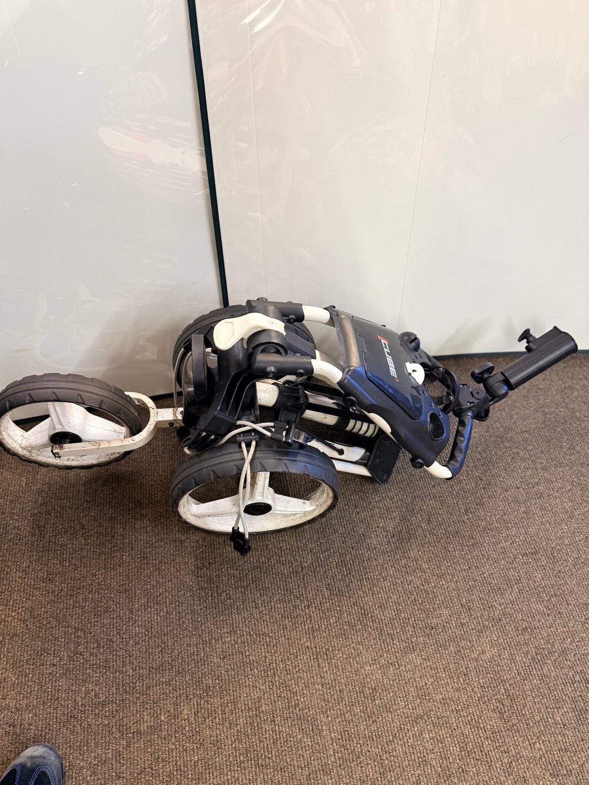 SkyMax CUBE Golf Trolley - Ultra Compact 3-Wheel Push Cart - White/Black