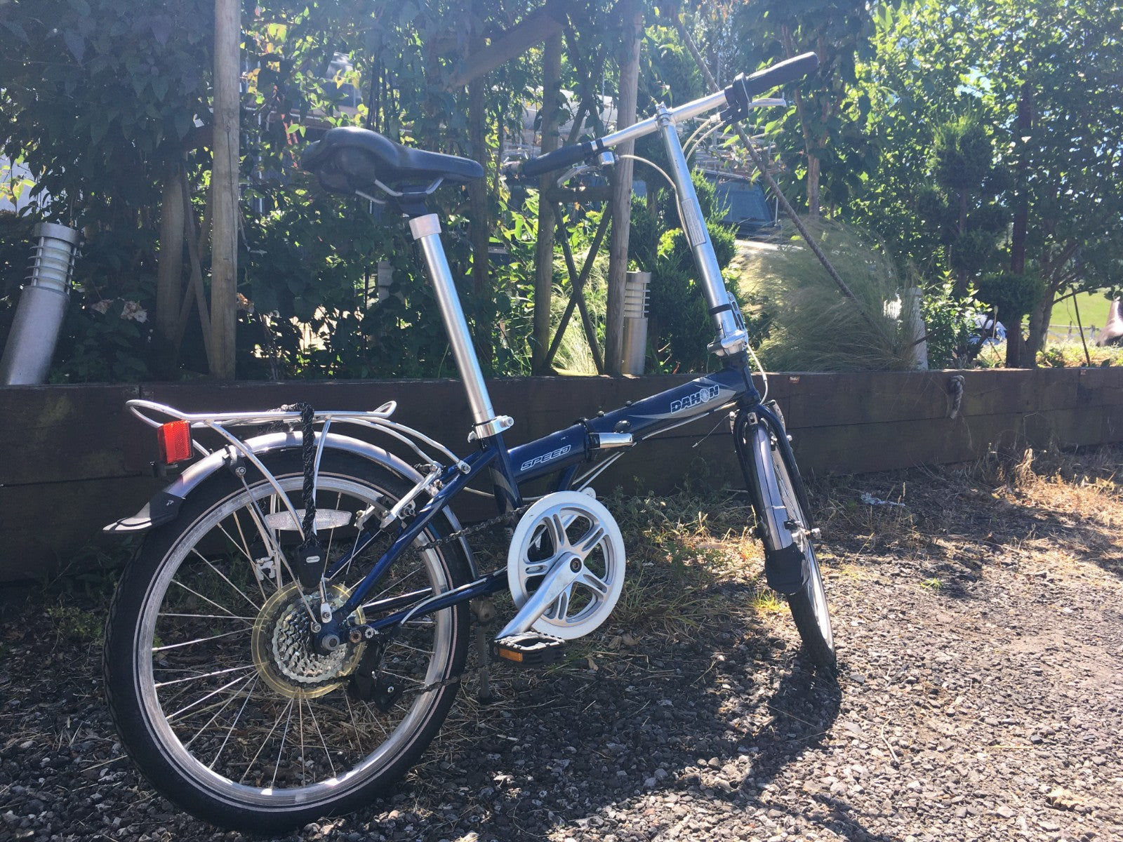 Dahon Speed D7 Folding Bike 7-Speed with brand specific carrier bag. DECENT