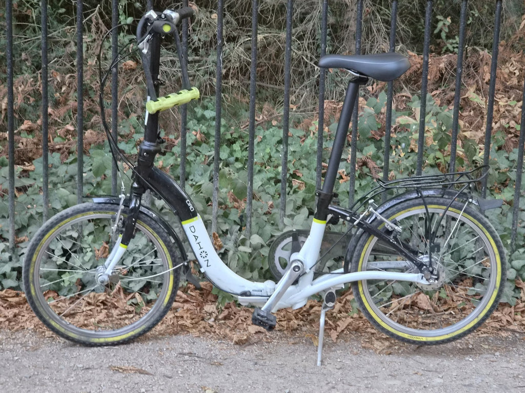 Dahon Ciao Unisex Folding 20" Wheel Bike with Rack and Mudguards