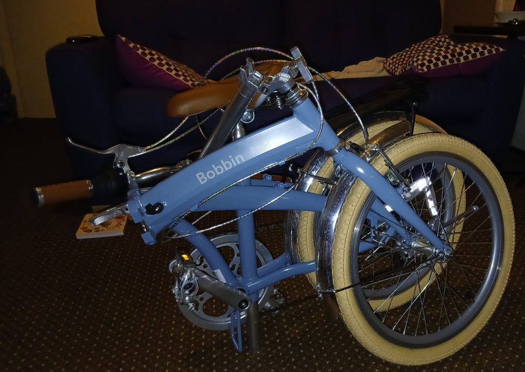 Foldable Bobbin Bike with 20 inch wheels in Metalic Blue