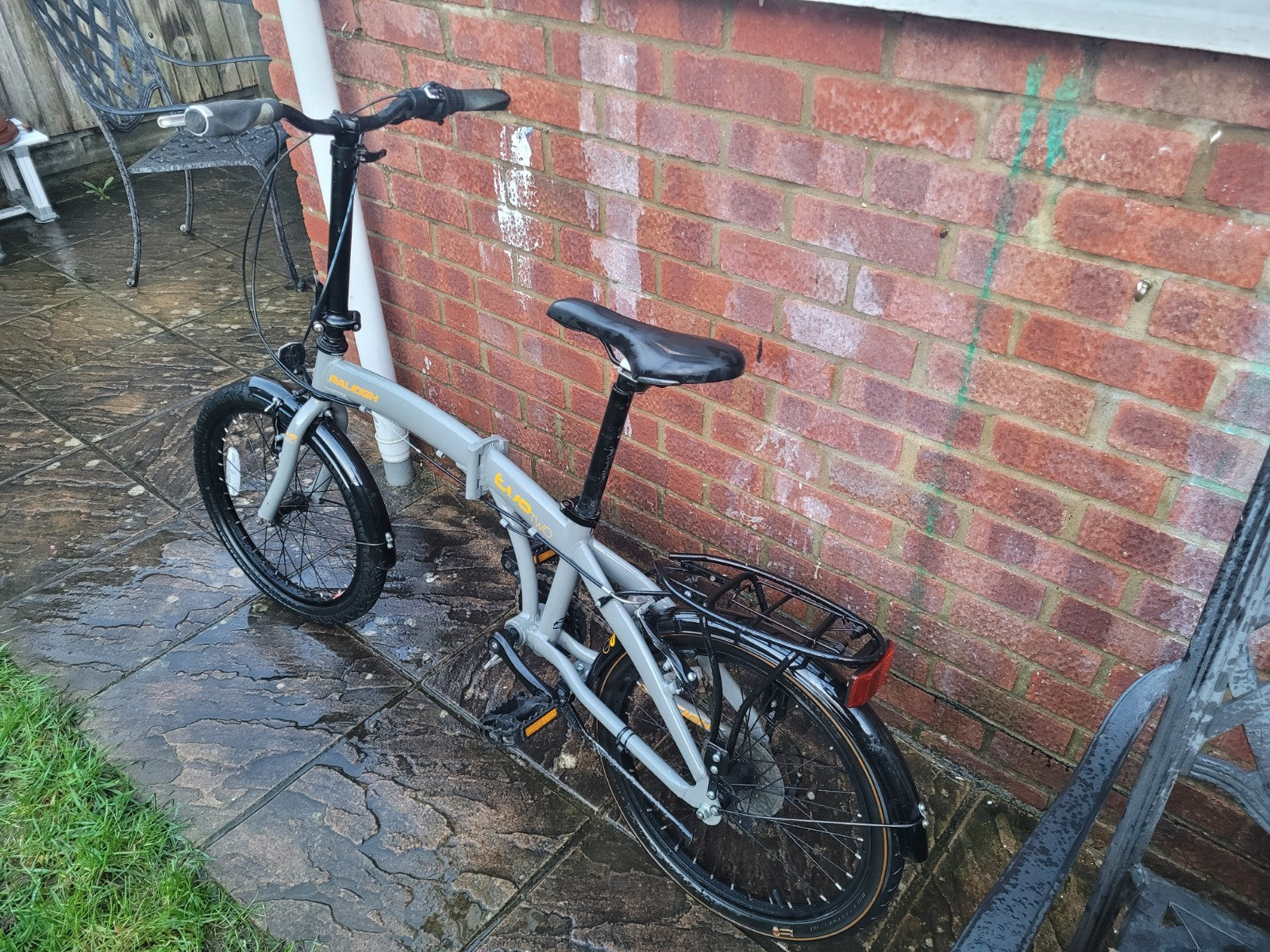 Raleigh Evo 2 Folding Bike 7-Speed,adjustable seat + handlebars,read description
