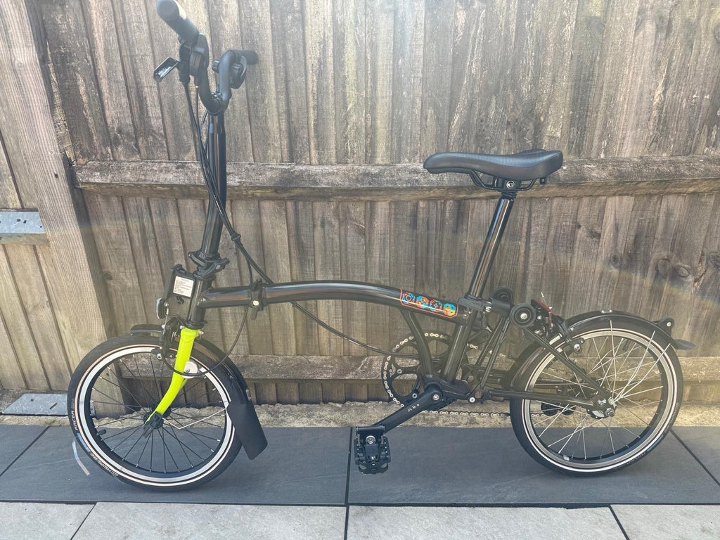 Brompton Folding Bike Black/Yellow Derailleur Gears Mechanical Rim Brakes