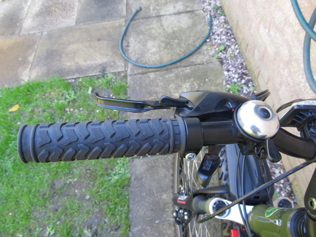 BIKE MOUNTAIN BI FOLD front  DISC BRAKES 26" WHEELS UNISEX-EXCELLENT CONDITION