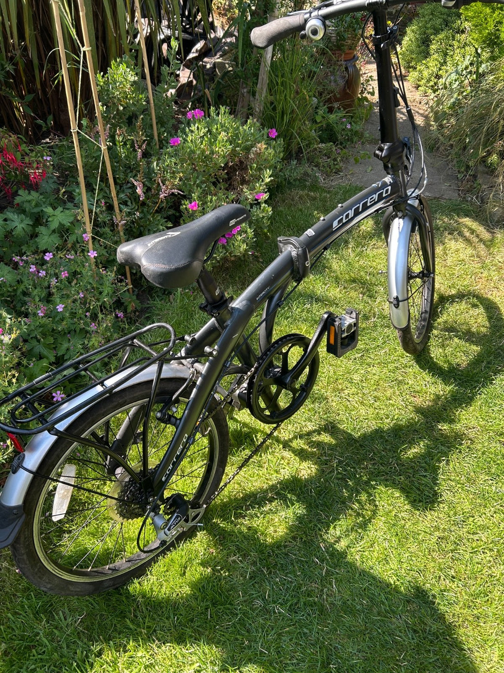 Carrera Intercity folding bike..8 Speed / Shimano Gears / Lightweight aluminum/