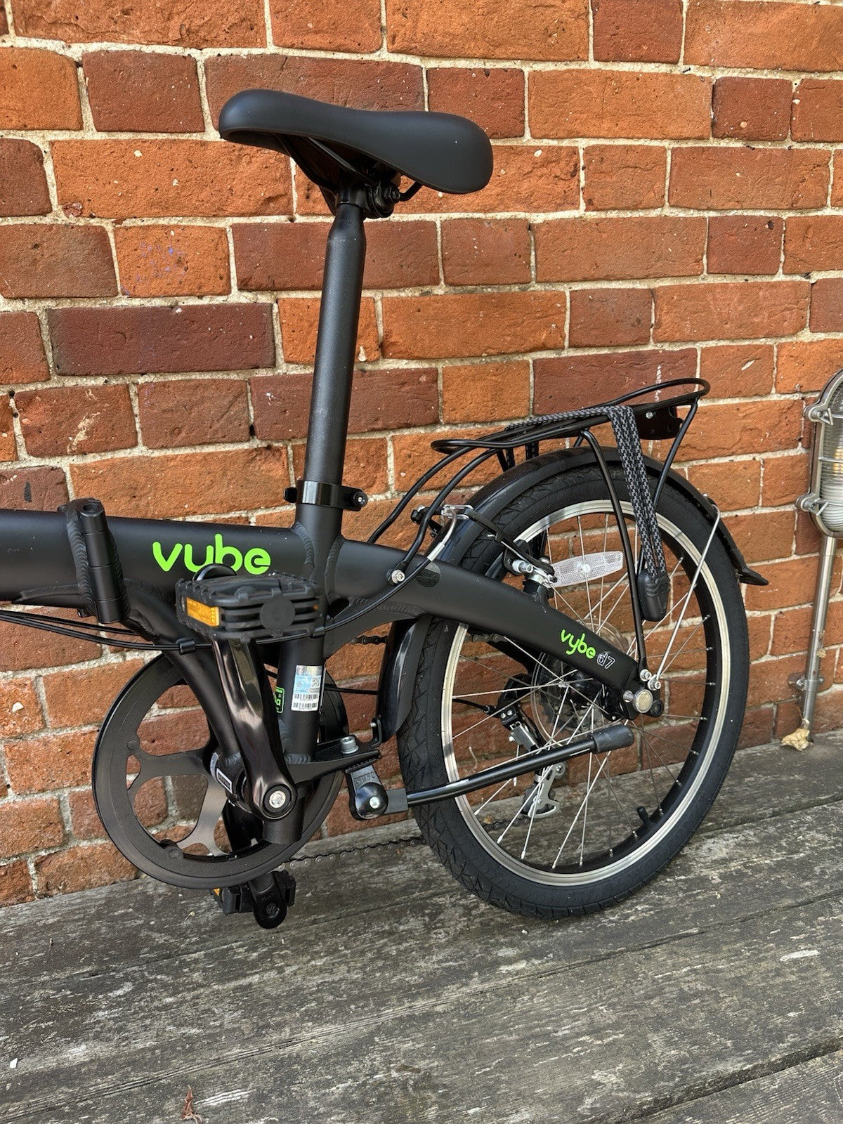 Dahon Vybe City Folding Bike 7-Speed, matte black