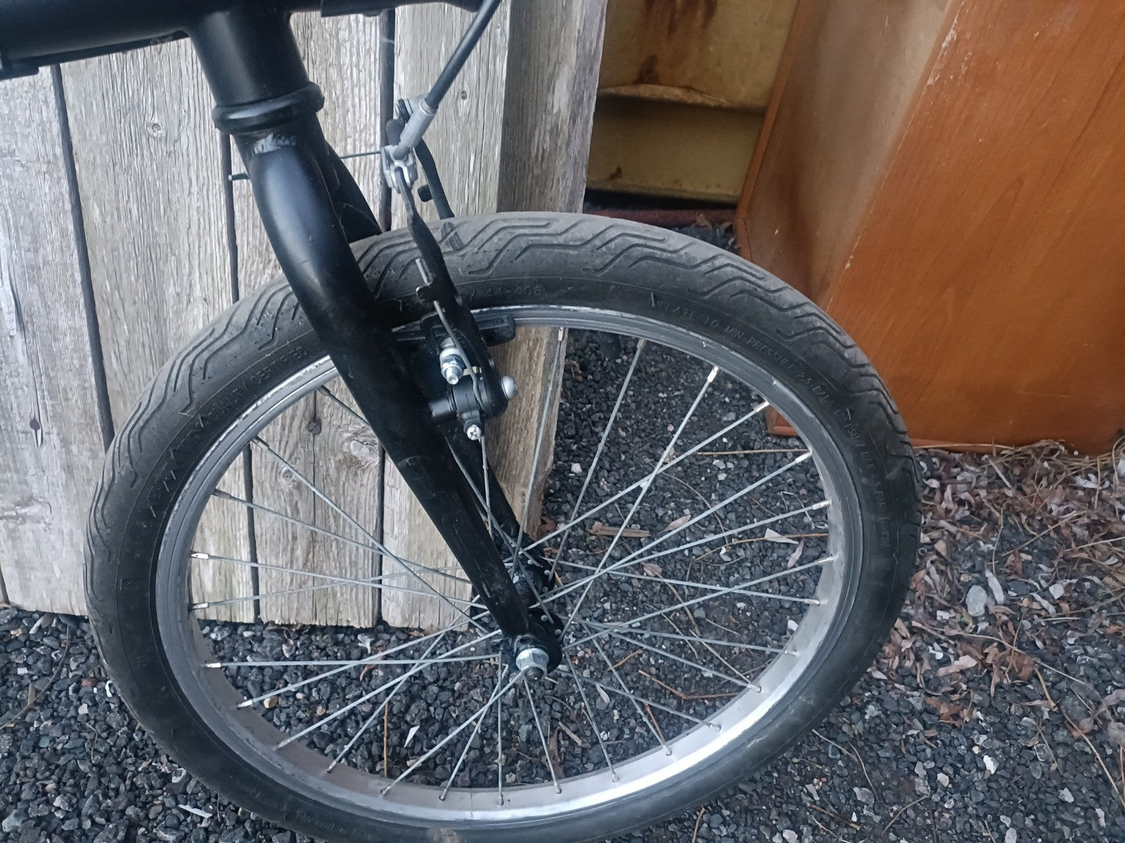 Decathlon B'Twin Folding Bike read in information