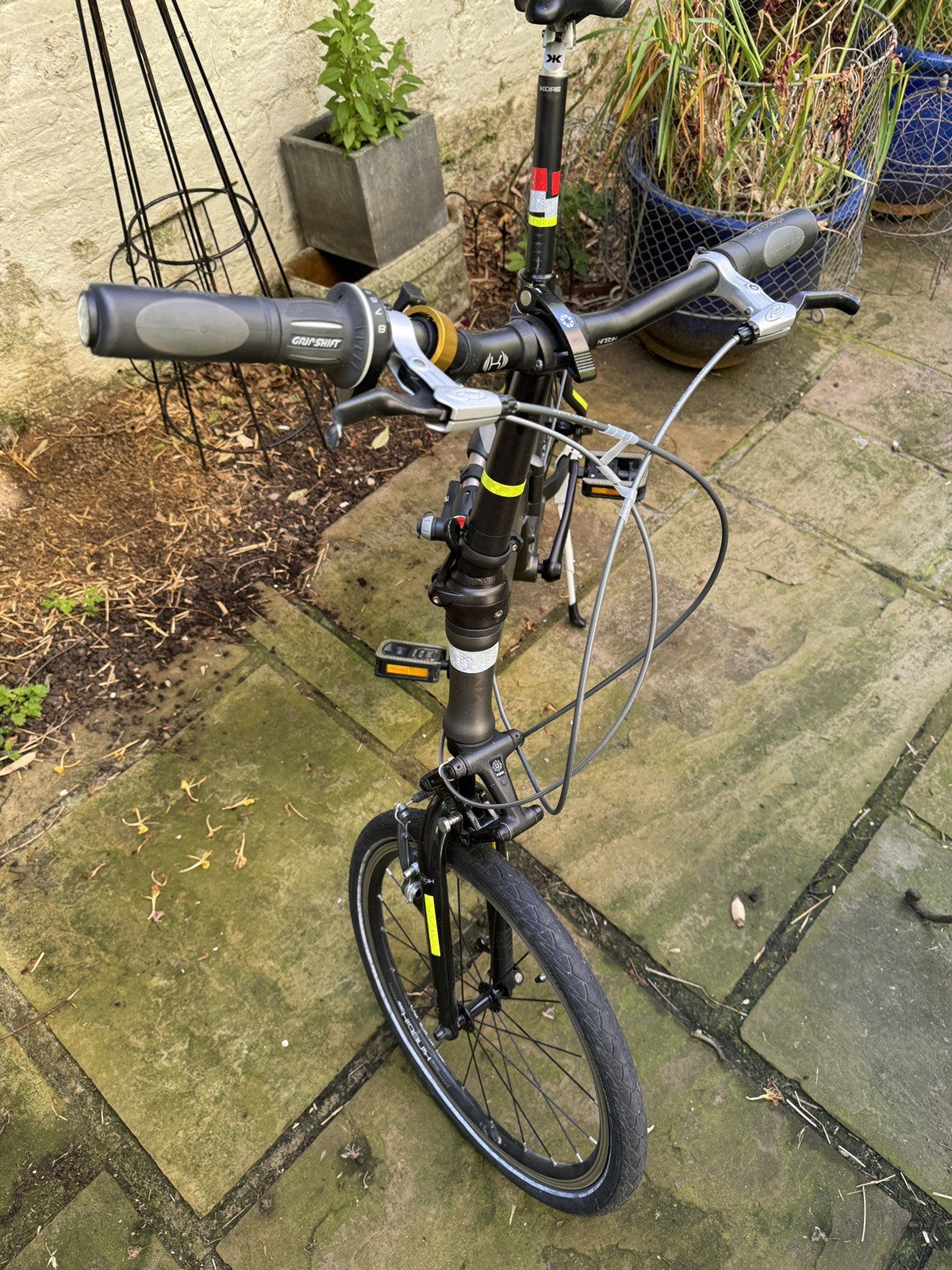 Dahon Jetstream P8 folding bike