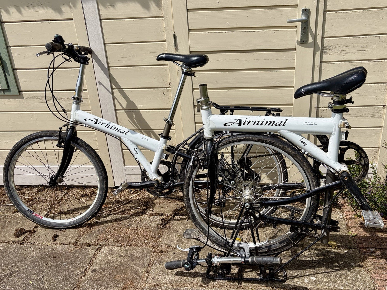 Airnimal Airnimal Joey 24in Folding Bike White/Black V-Brake Derailleur Flat Bar