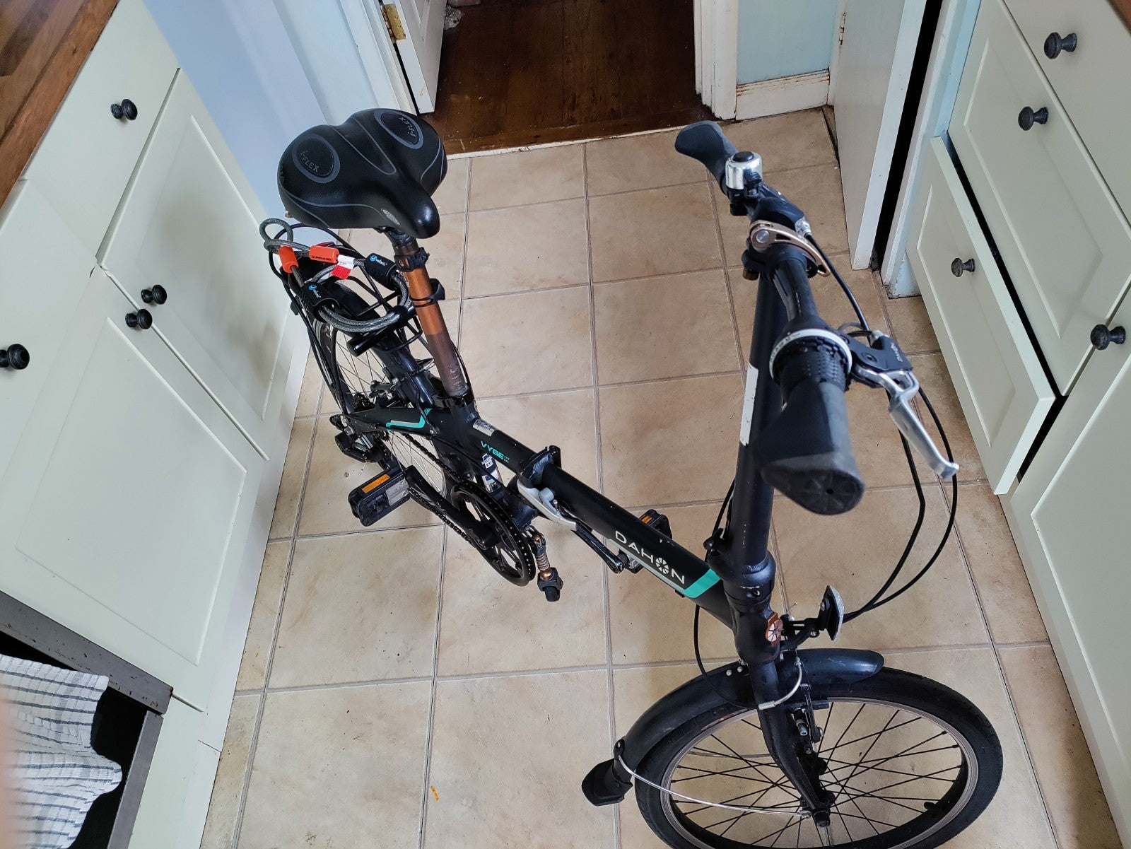 Dahon Vybe D7  -  Folding Bike 20" Wheels