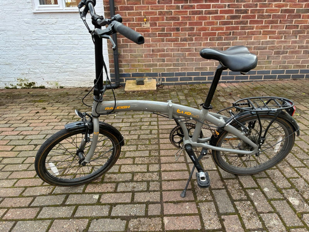 Raleigh Evo 2 Folding Bike; Ideal space saver, good condition