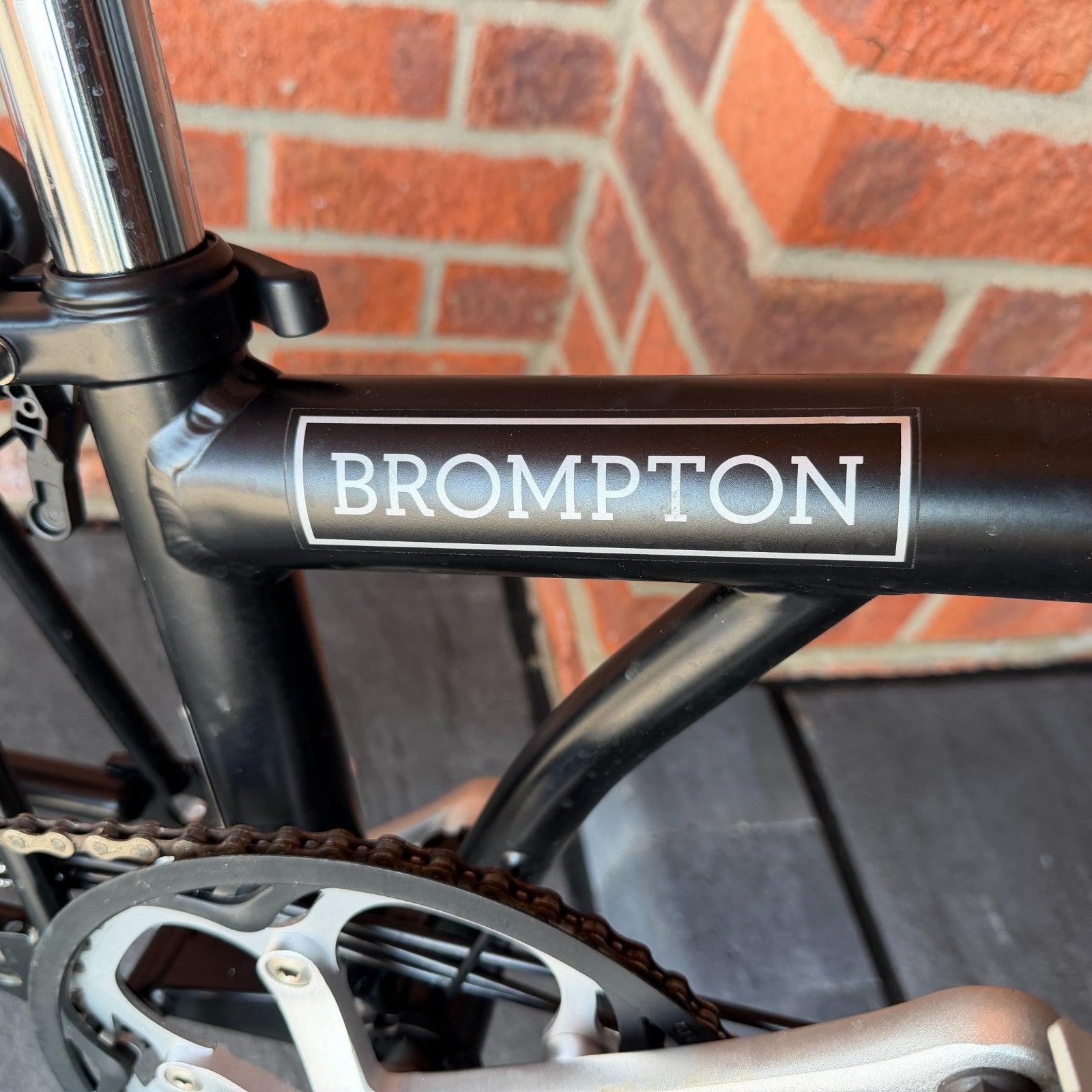 Brompton MK2 Classic 6 speed in very good condition including front bag