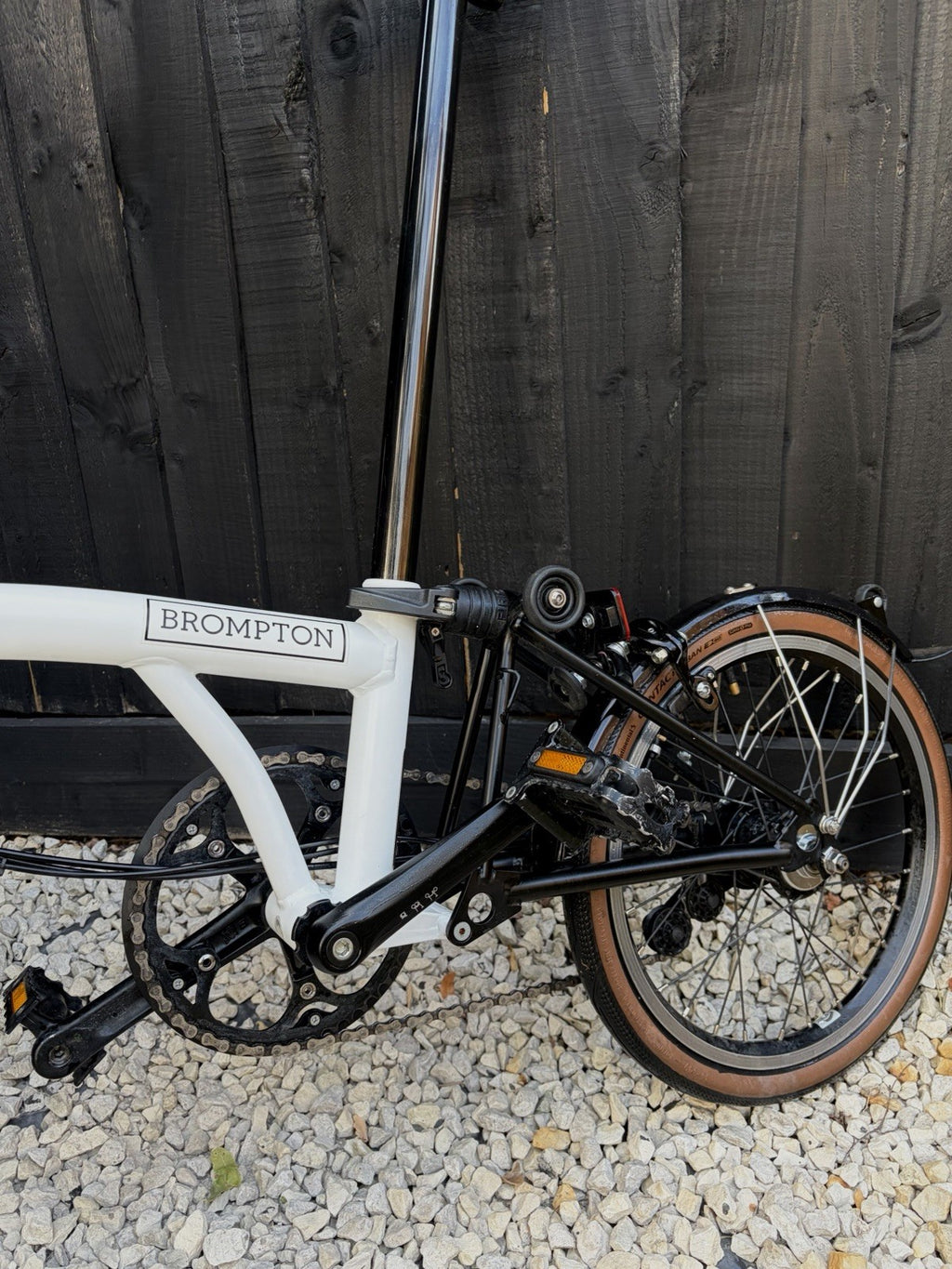 Brompton Folding Bike 16in White/Black Hub Gears Mudguards Reflectors