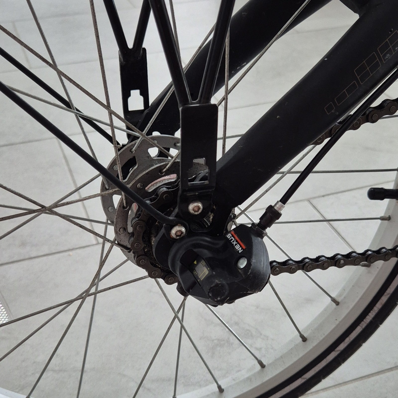 Oyama Eastvillage Folding Bike 3-Speed Shimano Nexus Hub Gears Twist Grip Black