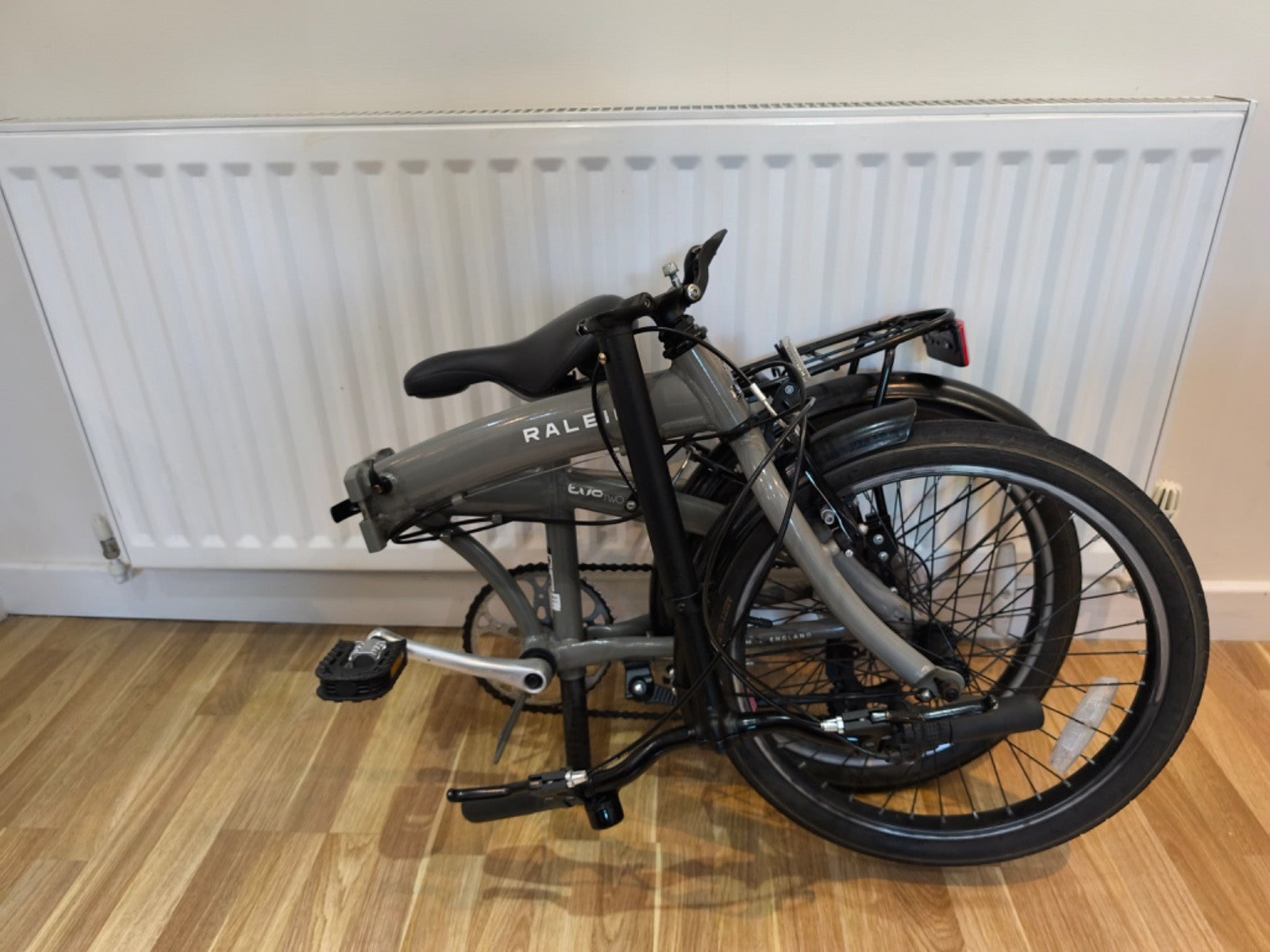 Raleigh Evo 2 Folding Bike - Grey - 7 Speed (Very Good Condition)