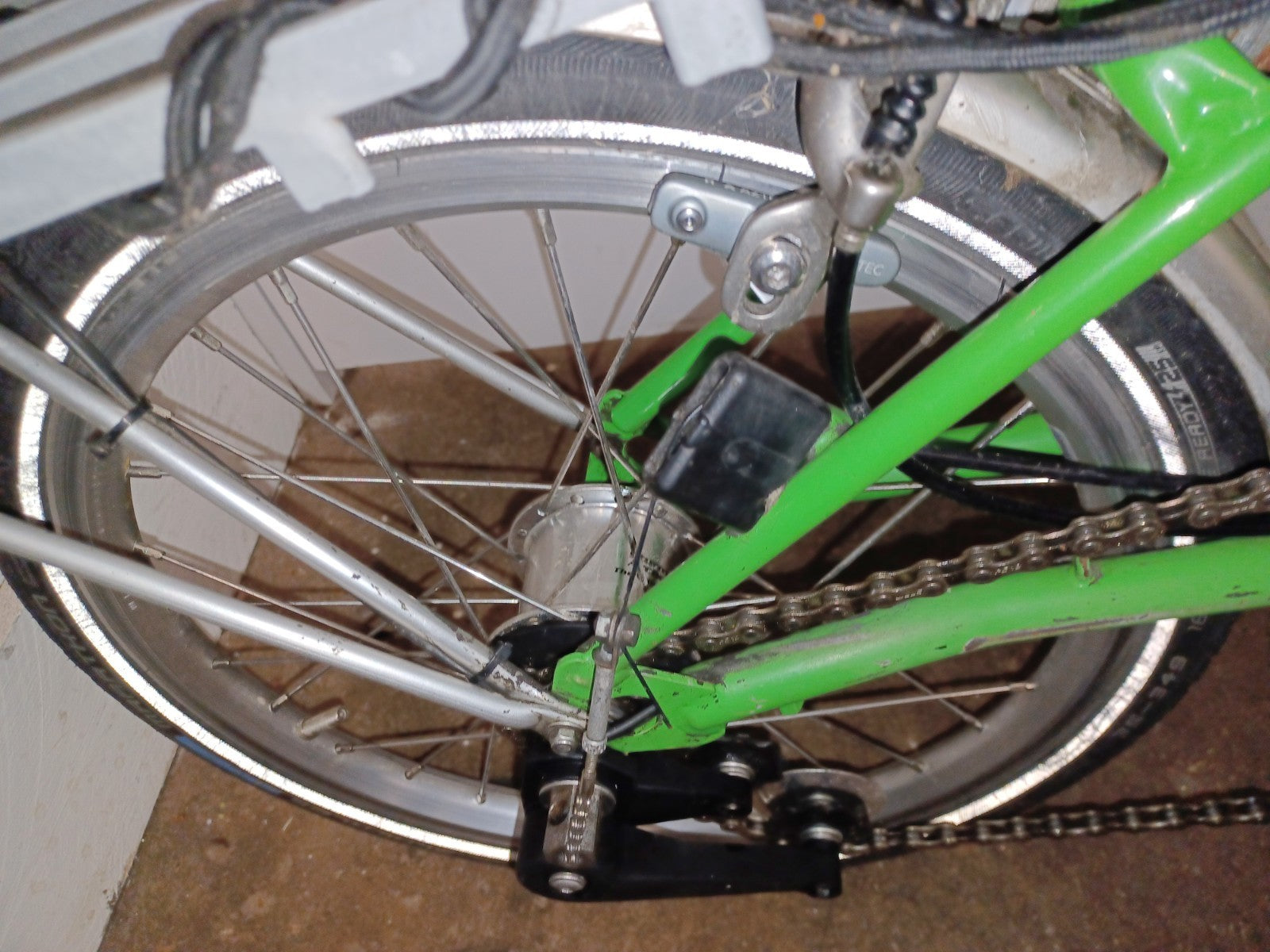 Brompton 3 Speed Folding Bike in Green 2008 Model.