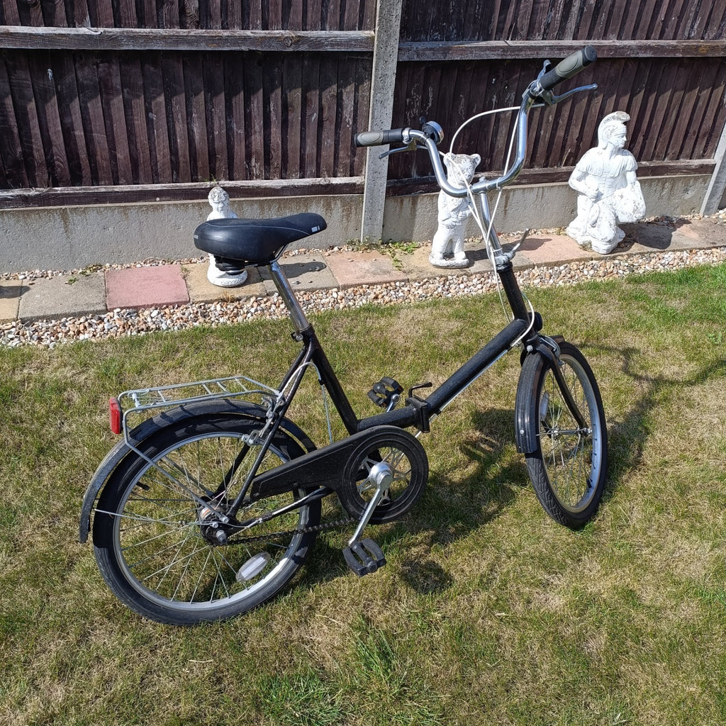 Folding Bicycle, Adults size 20 inch wheels condition used. Collection only!