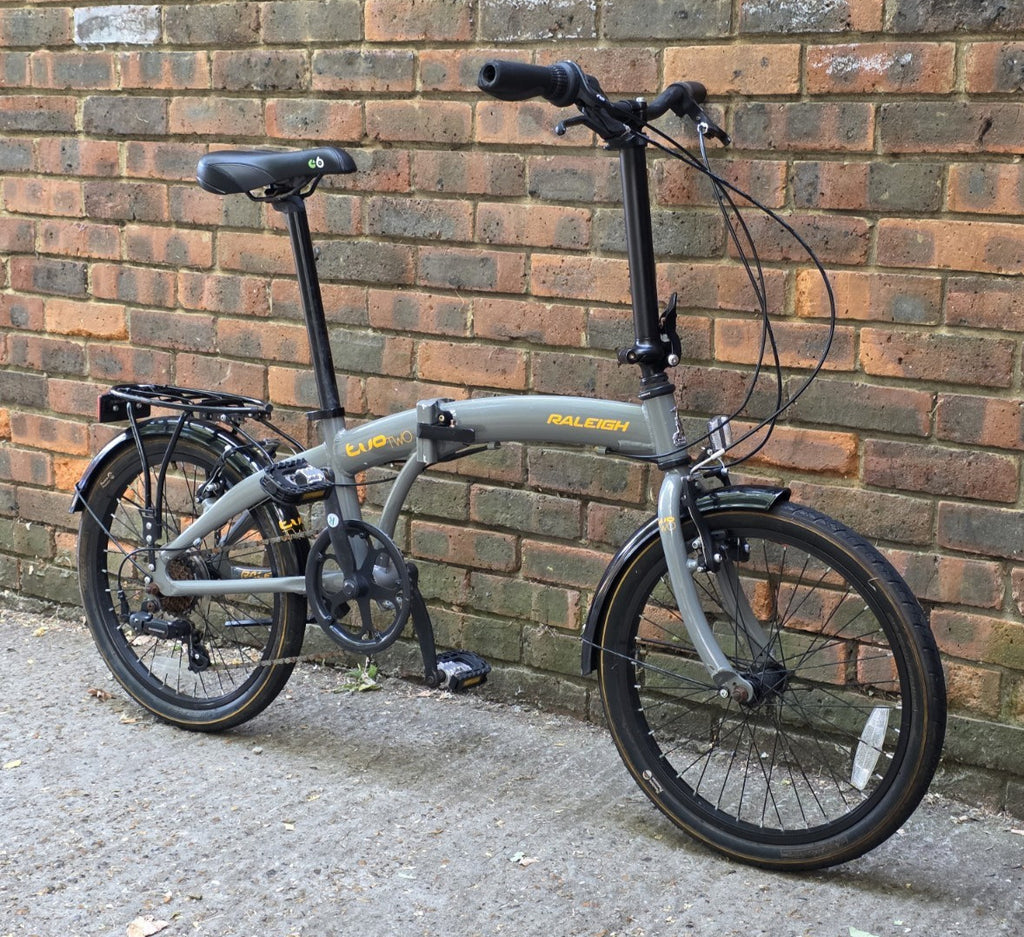 RALEIGH EVO TWO FOLD UP BIKE (20" WHEELS)