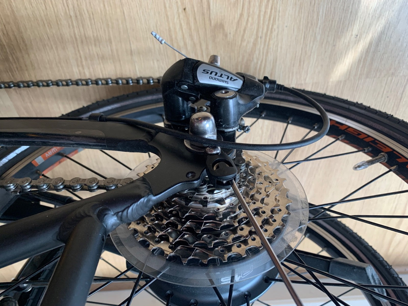 Raleigh Stow--E--Way Compact 8-Speed Folding Bike