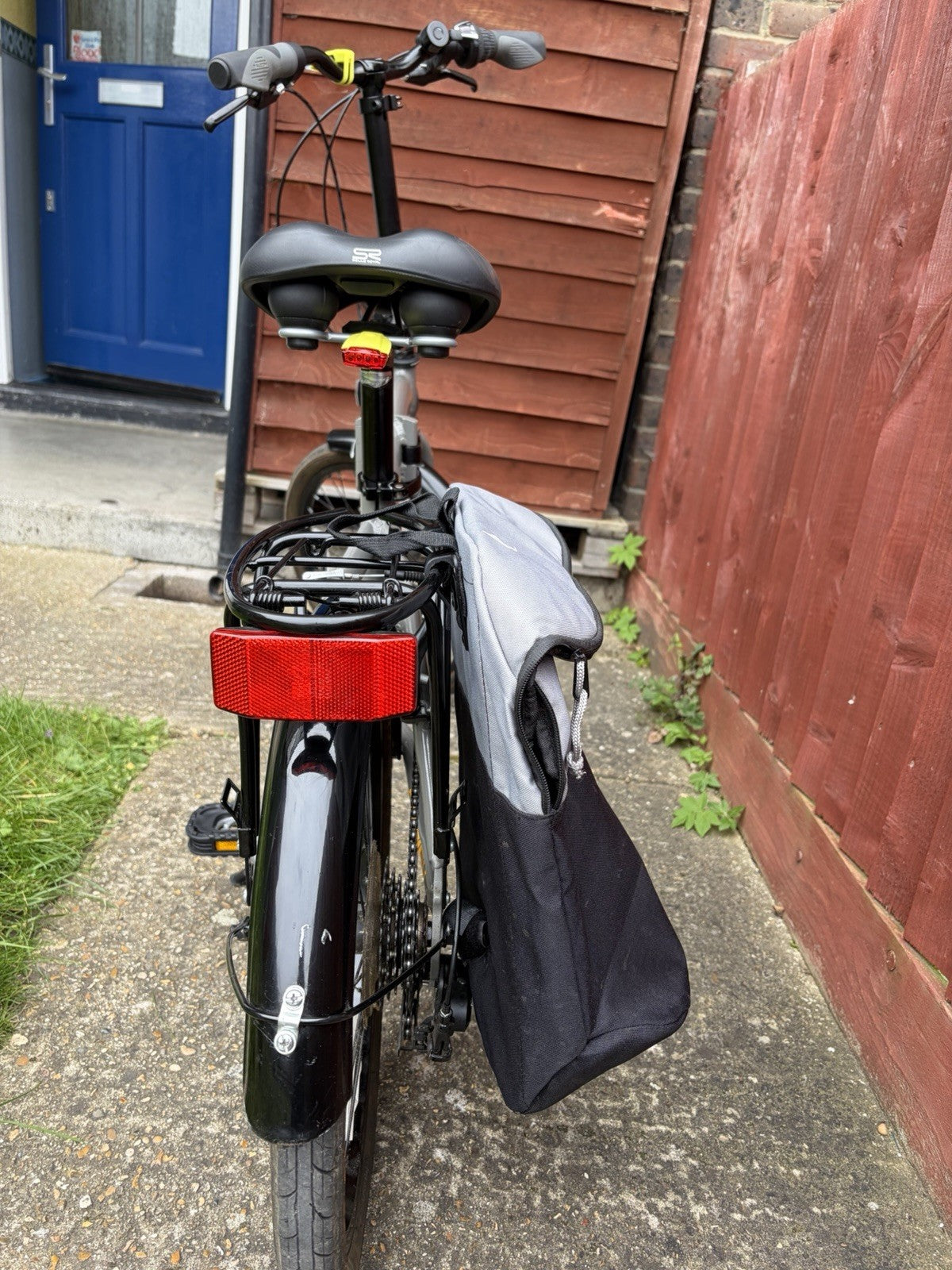 Raleigh Evo 2 Folding Bike 7-Speed Shimano Gears with Accessories