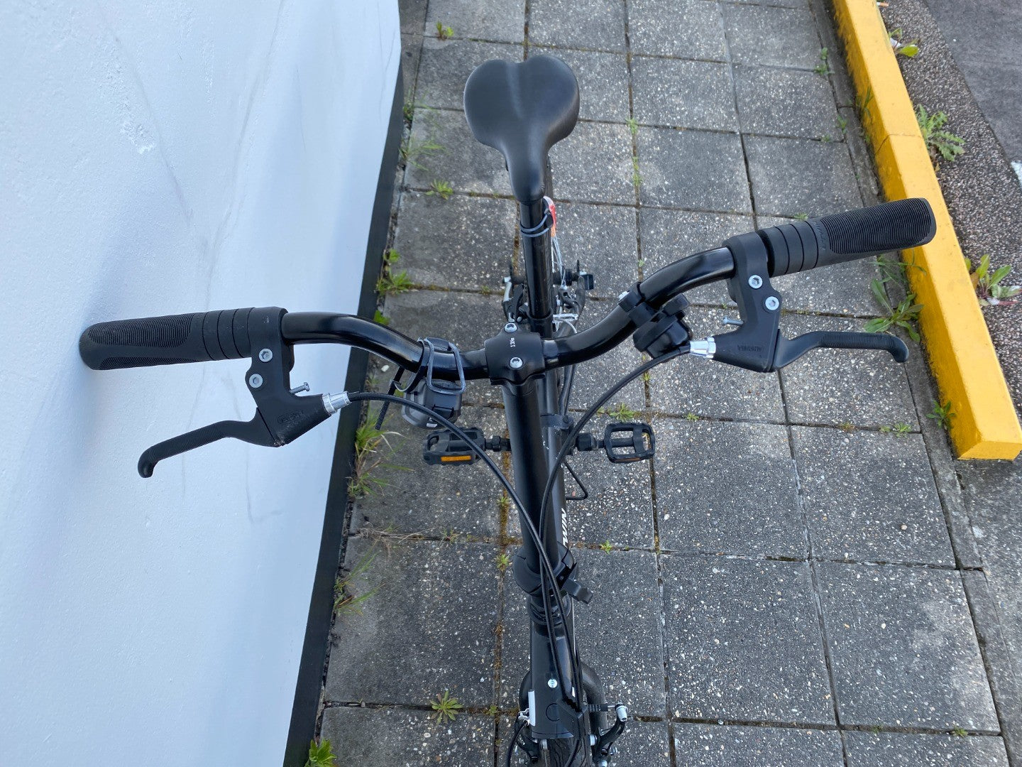 BTWIN Tilt 100 Folding Bike (collection only)