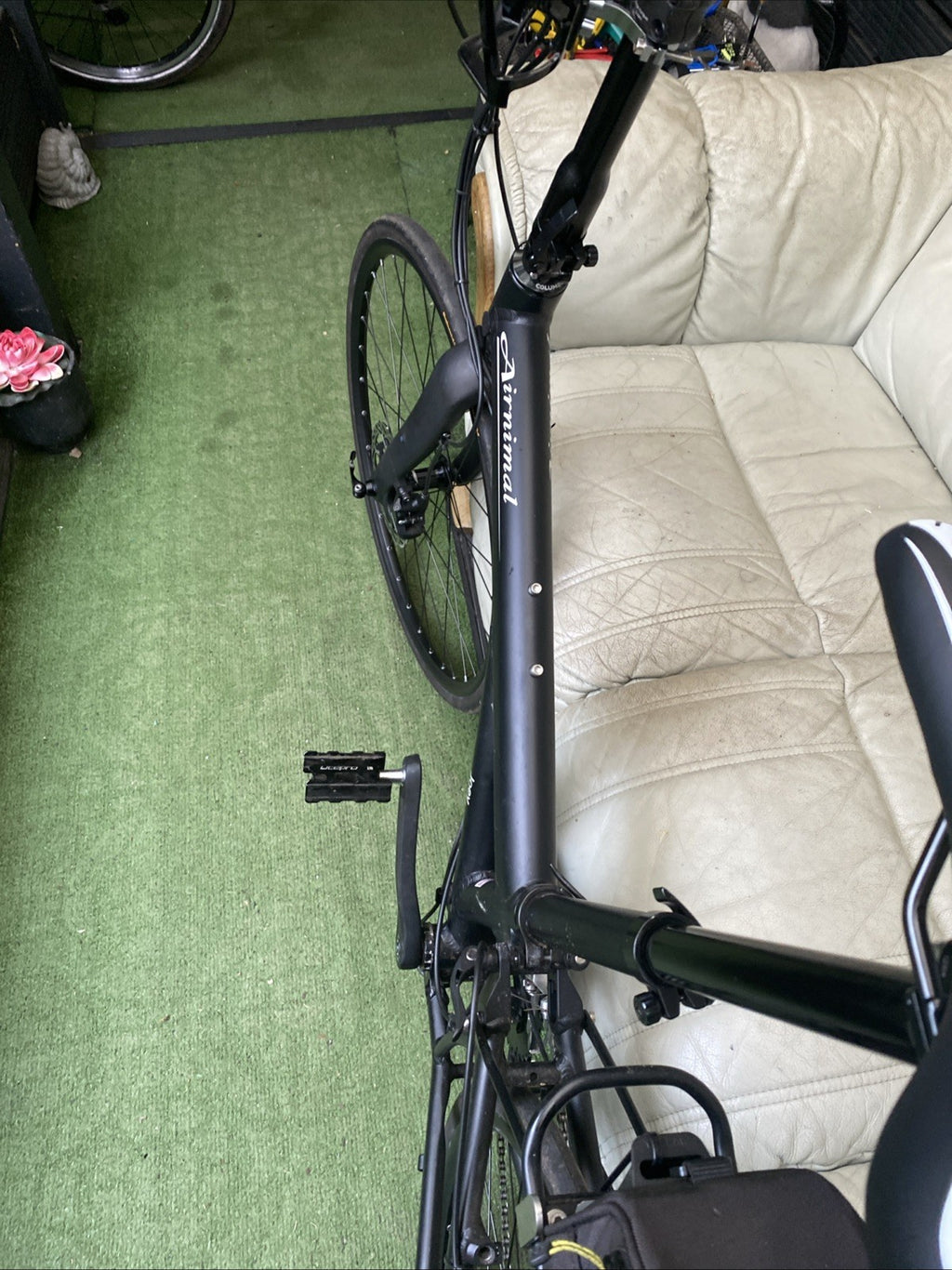 Airnimal Joey Folding Bike 18 Speed, 26 Inch Wheels Custom Frame, Cabin, Forks ￼