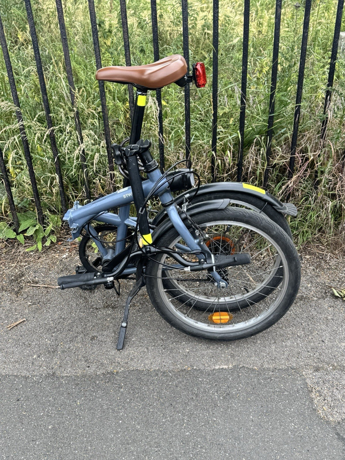 B'Twin Tilt 120 Folding Bike - Grey - in excellent condition