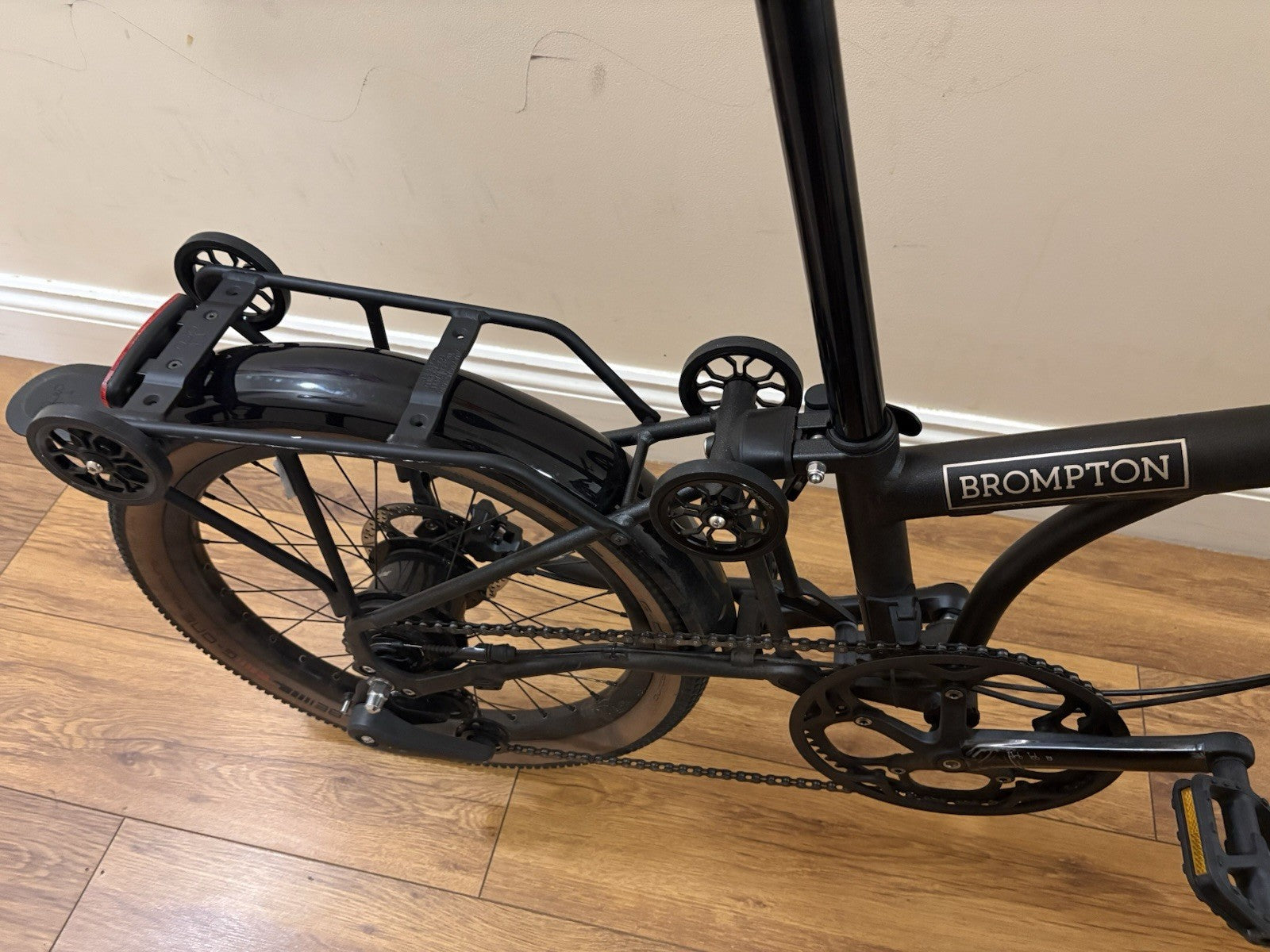 BROMPTON G LINE WITH ROLLER FRAME 8 SPEED FOLDING BIKE 2026 IN SPACE BLACK
