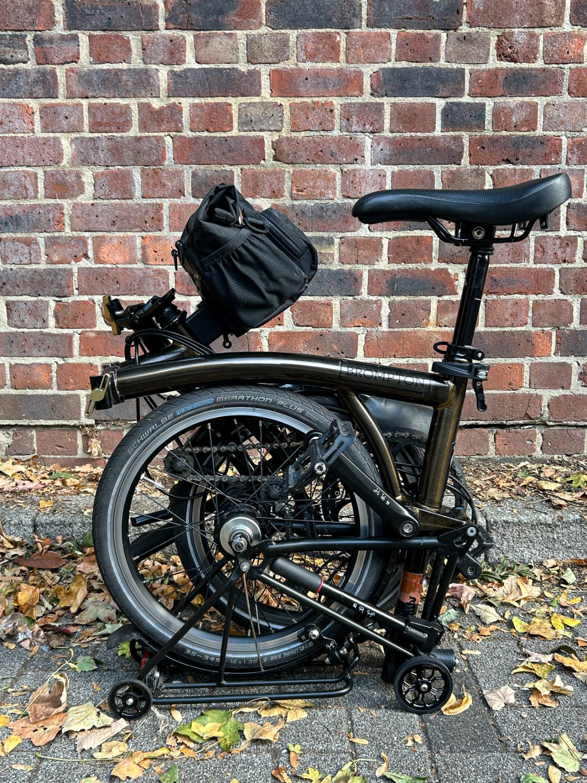 2023 Brompton C Line 6 Speed M6L Black Lacquer Black Edition + Bags & Extras