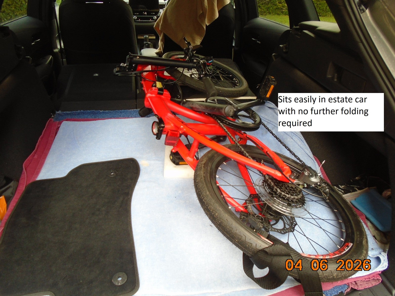 Carrera 20" Red Folding Bike – Very lightly used, see pics for full detail