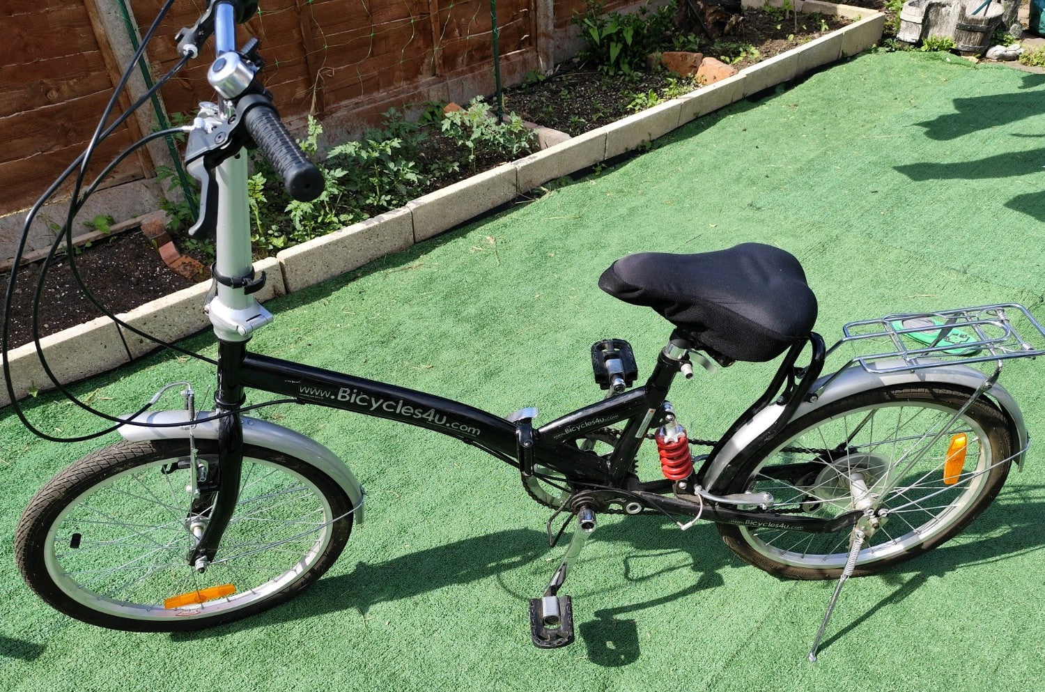 Bicycles4U folding bike .  Shimano 6 gears. See description