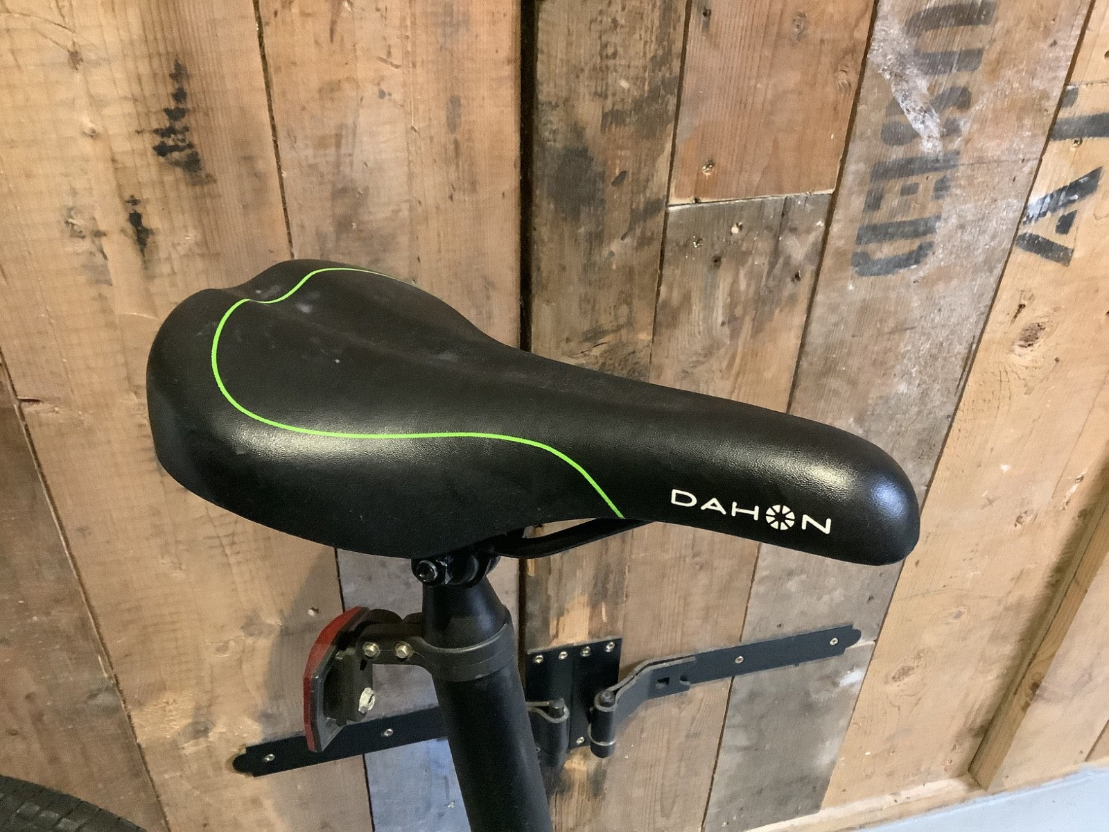 Dahon Vybe City Folding Bike 7-Speed, black