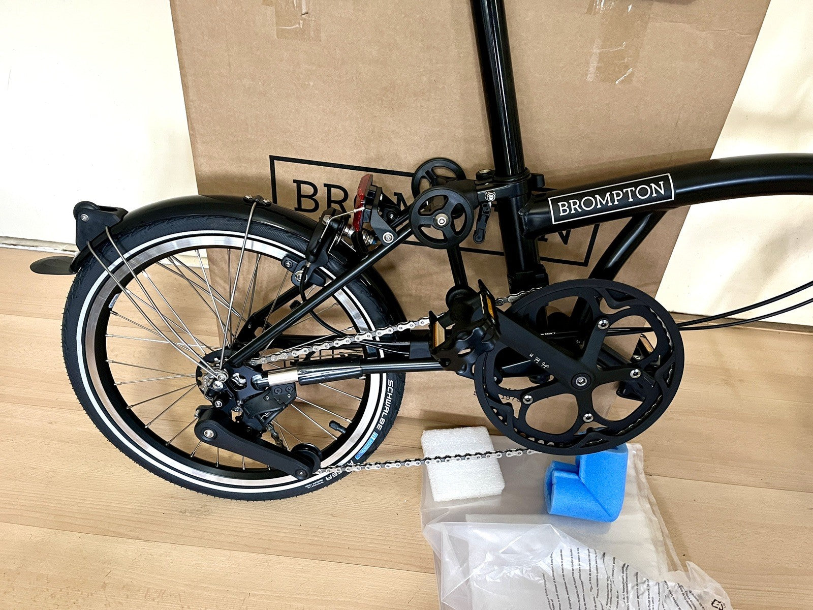 Brompton C Line, 2026 4 Speed Black, Black Ed, Mid bar NEW