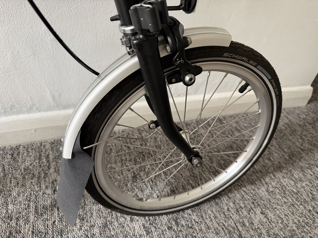 Brompton C Line H6R (6 Speed) folding bicycle - Black (MINT CONDITION!)