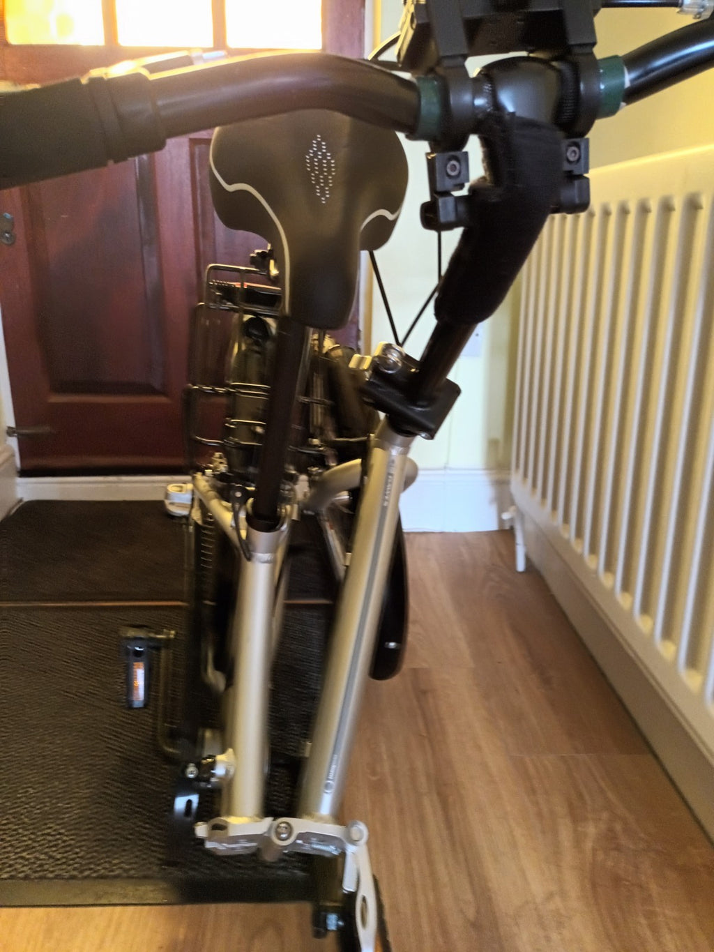 Dawes Diamond Folding Bike  with Pannier Bag. Excellent Condition
