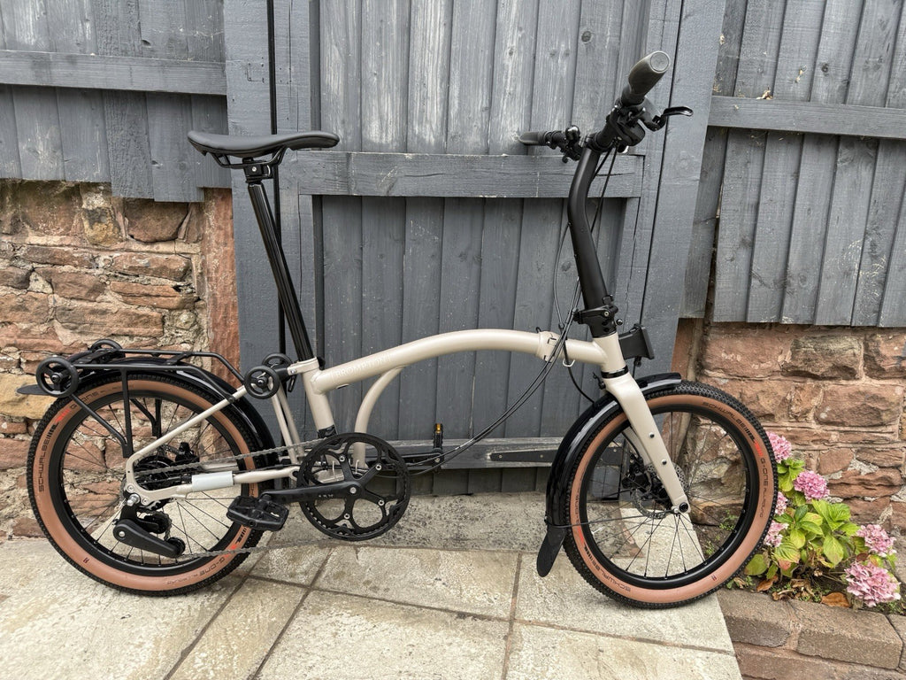Brompton G Line Folding Bike 20in M Silver/Black Mechanical Disc, Rack Mudguards