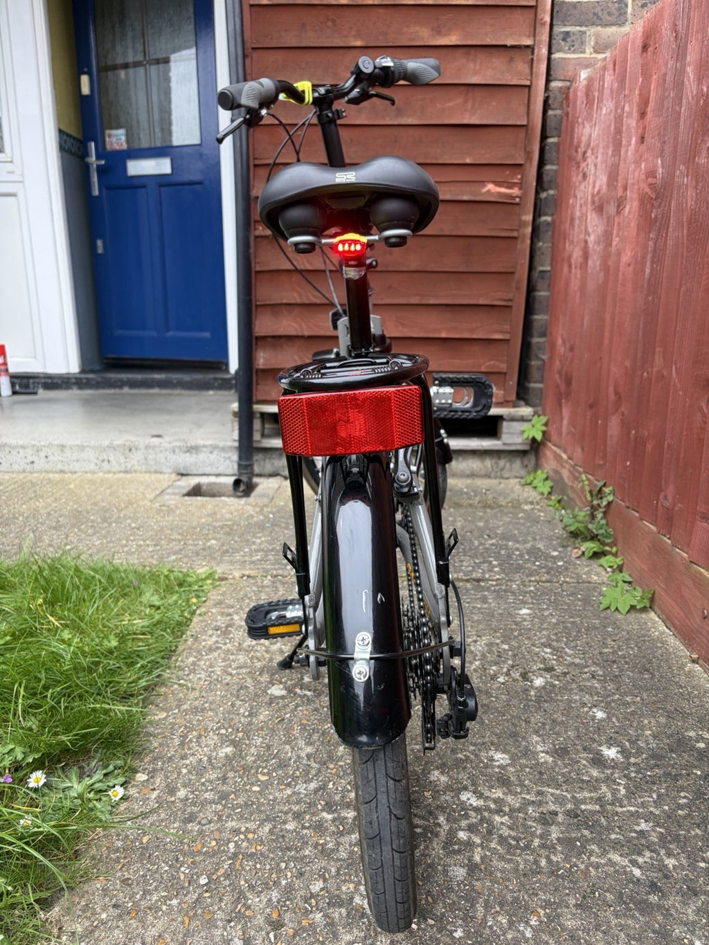 Raleigh Evo 2 Folding Bike 7-Speed Shimano Gears with Accessories