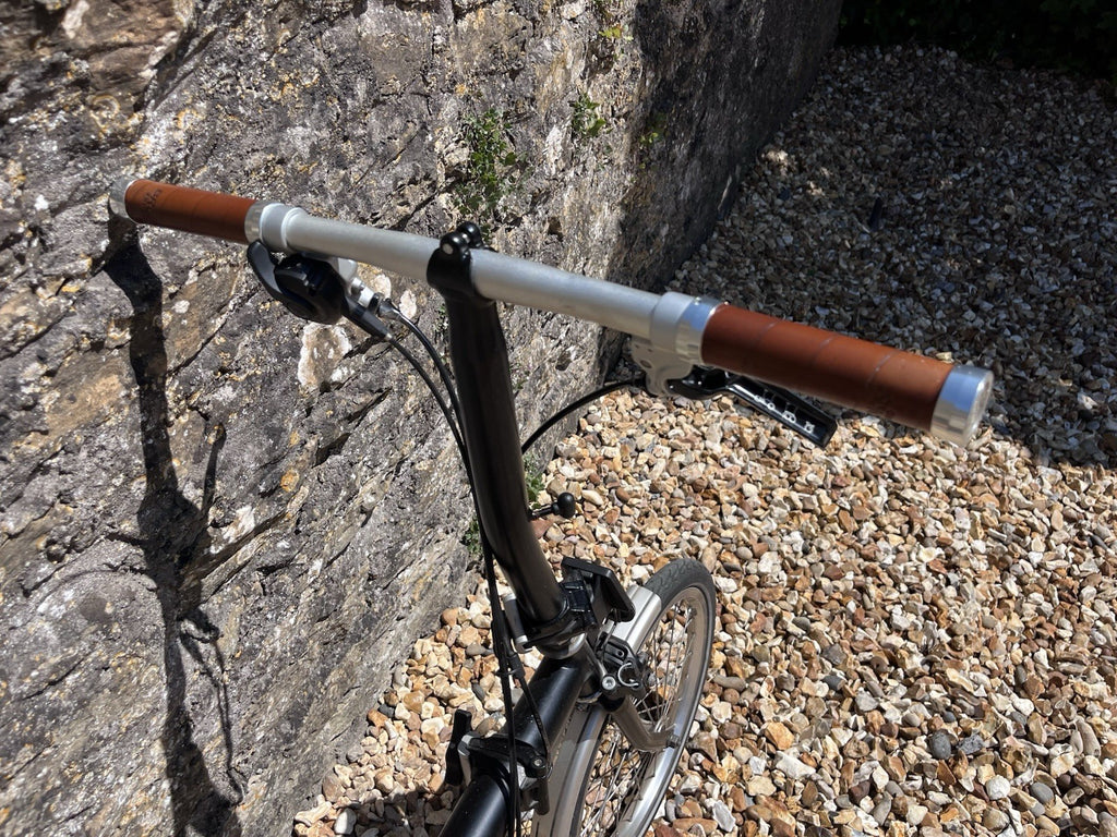 Brompton folding bike 2 Speed Brookes Saddle, Bar Grips & Leather Carry Strap