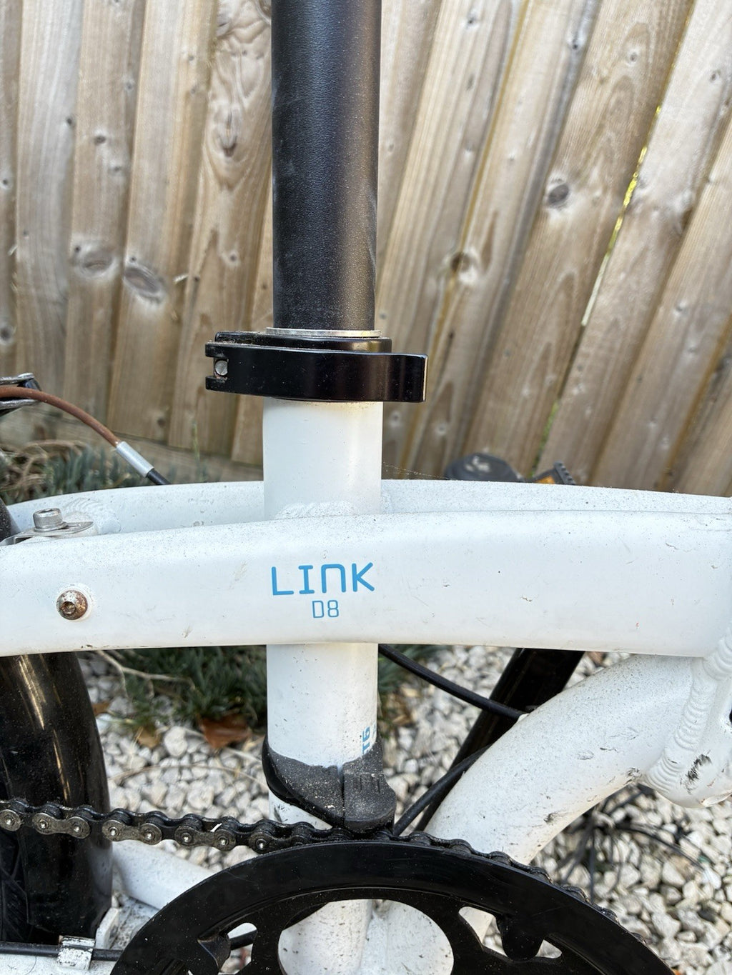 Tern Link D8 Aluminium Folding Bike With Pump. Lightweight And Compact.