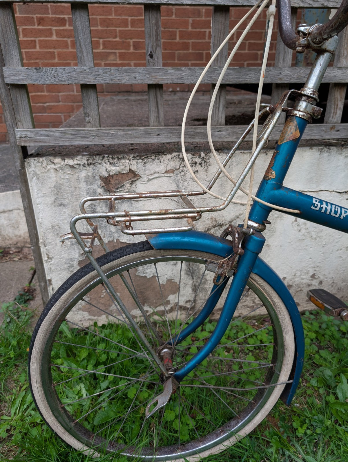 1970s Raleigh Shopper 20in Bike For Restoration. With Matching Racktop Bag.